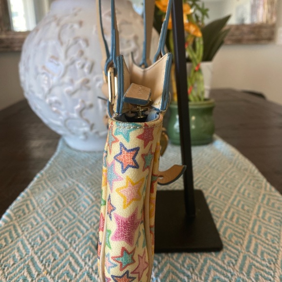 COPY - Dooney & Bourke Clutch Star Pattern ( Tan/Multicolor ) w/ Gold Hardware - Picture 4 of 8